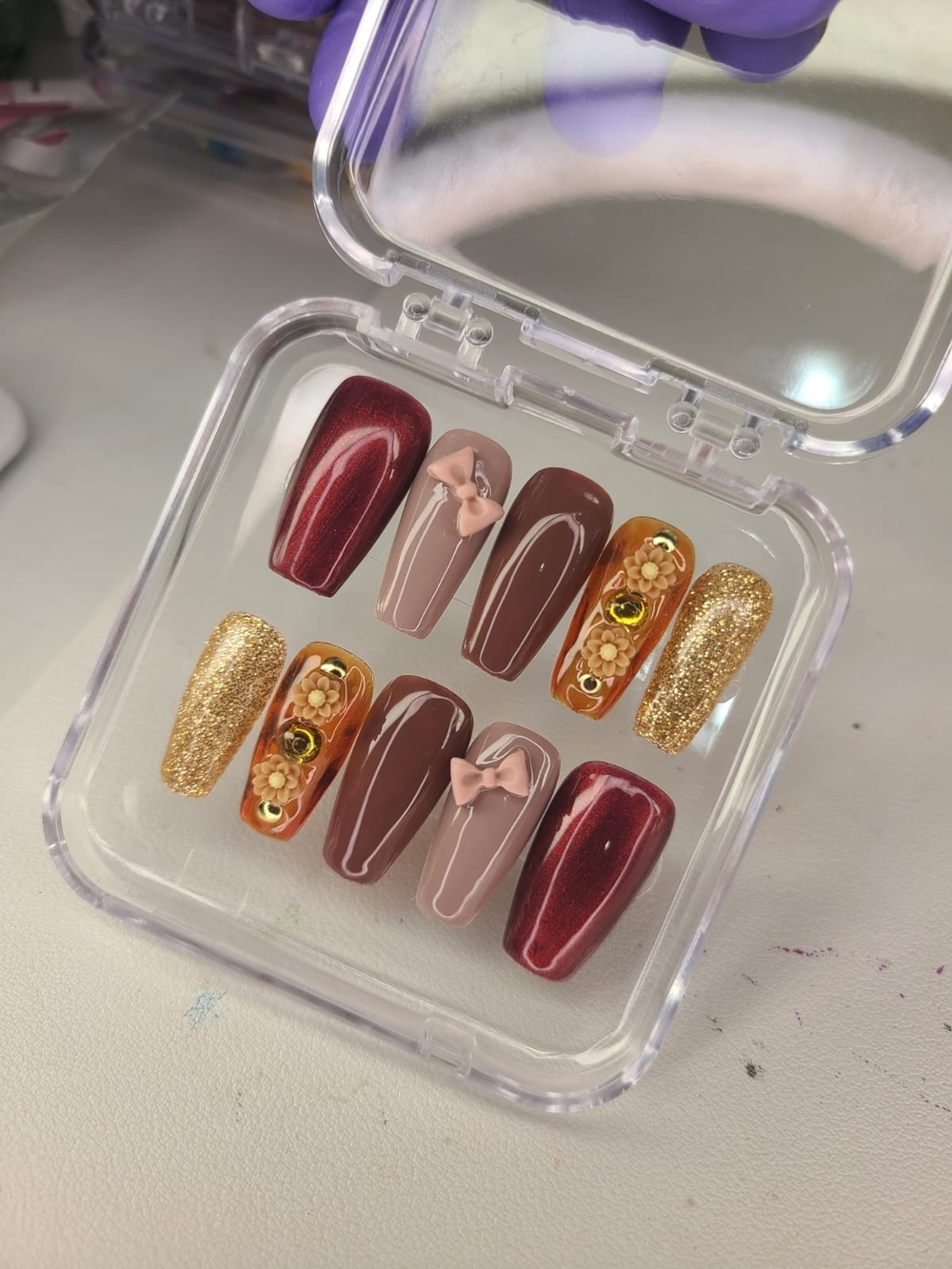 Size-(M)-Autumn Glam Press-On Nail Set – Burgundy, Nude & Gold